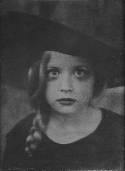 Anne Eder	•
Lil’ Witch •
Daguerreotype •
NFS
