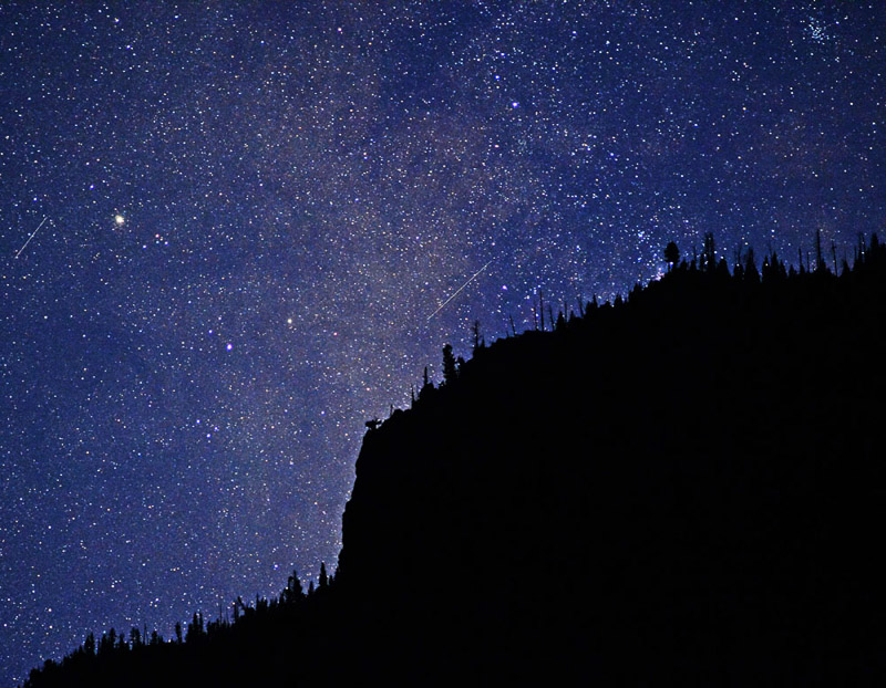 Jon Lingel •
The Center of our Galaxy Behind Mt. Hayes
