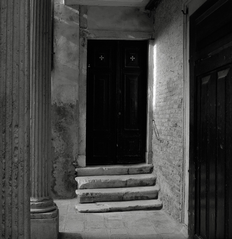 55. Black Door, Venice