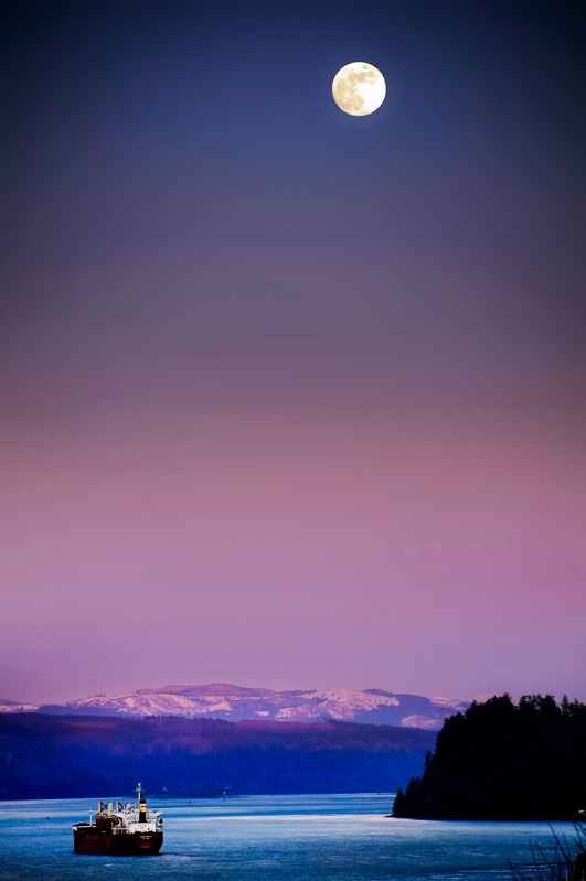 Moonrise on the Columbia