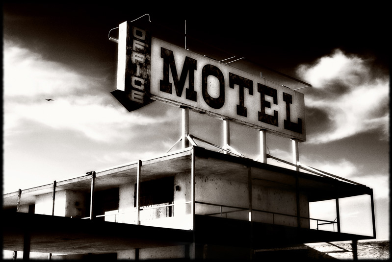  Motel Hell-